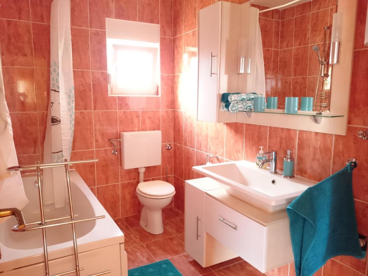 Raj Muraj Apartment Kornic
